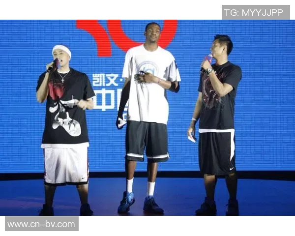 杜兰特与美女主持轻松互动分享快乐心情的背后故事